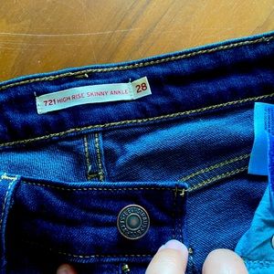 Levi’s jeans high rise